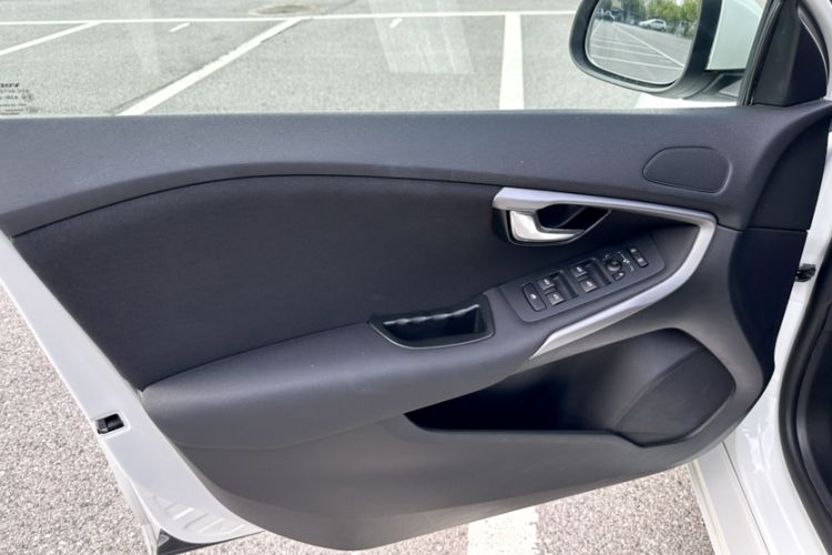 Used Volvo V40 2016 T3 Zhiyi Edition Interior 3