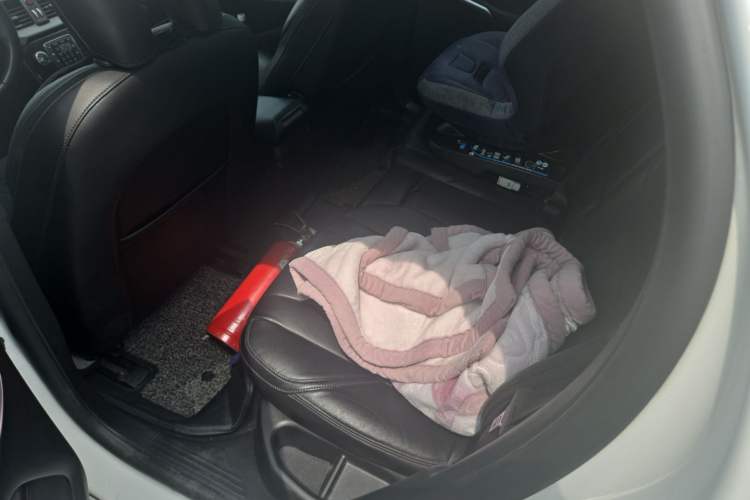 Used Volvo V40 2016 T3 Zhiyi Edition Interior 4