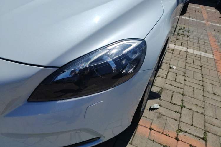 Used Volvo V40 2016 T4 Smart Luxury Edition Left Front Headlight