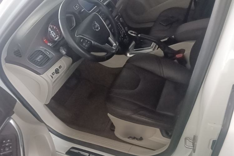Used Volvo V40 2016 T4 Smart Luxury Edition Left Front Seat