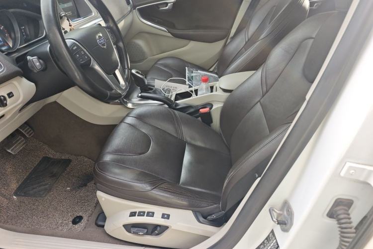 Used Volvo V40 2016 T3 Zhiyi Edition Left Front Seat
