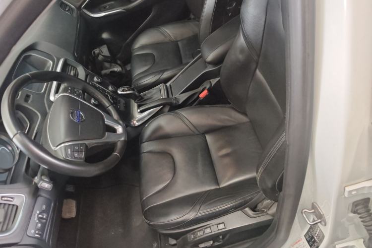 Used Volvo V40 2016 T4 Smart Luxury Edition Left Front Seat