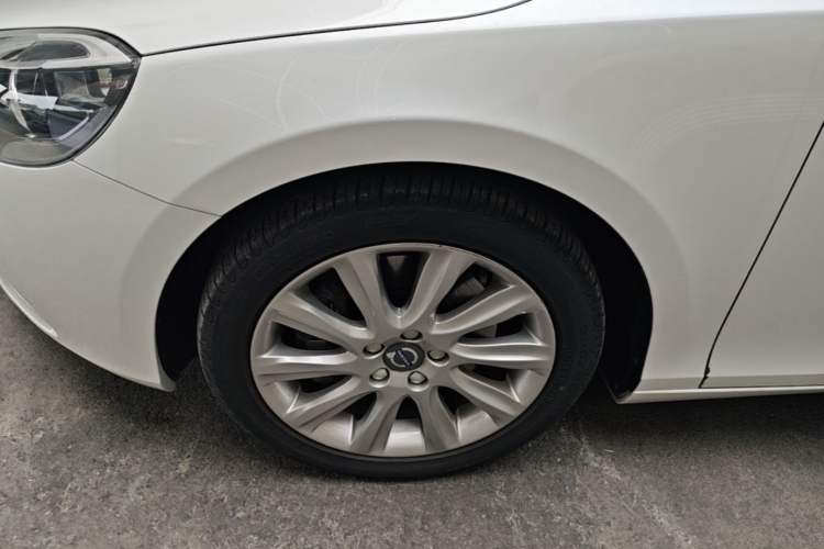 Used Volvo V40 2016 T3 Zhiyi Edition Left Front Wheel Hub