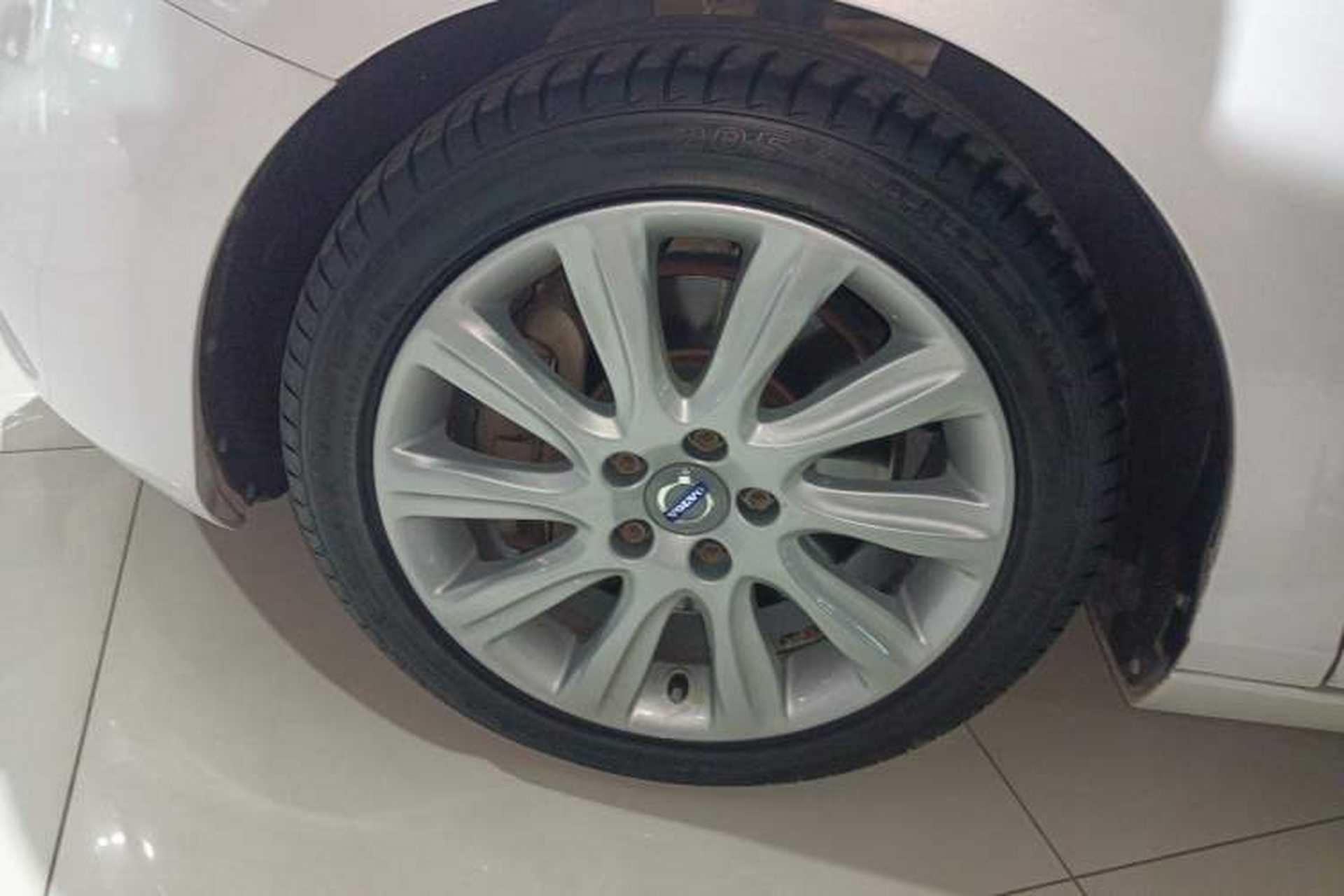 Used Volvo V40 2016 T3 Zhiyi Edition Left Front Wheel Hub