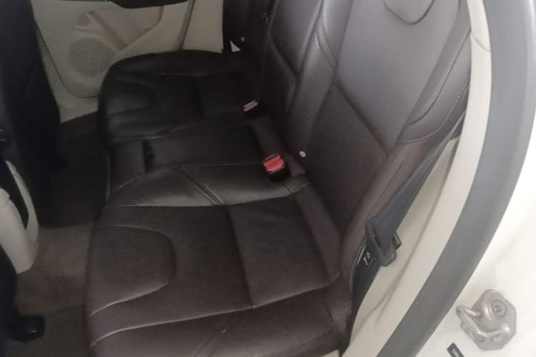 Used Volvo V40 2016 T4 Smart Luxury Edition Left Rear Seat