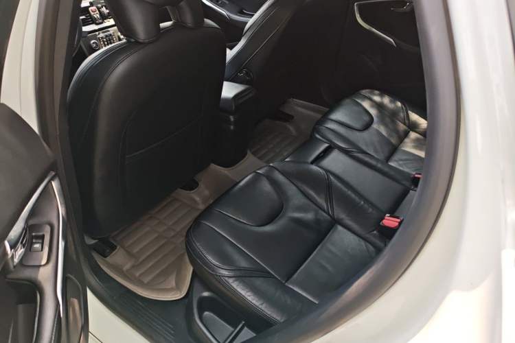 Used Volvo V40 2016 T3 Zhiyi Edition Left Rear Seat