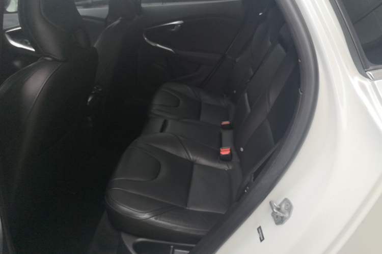 Used Volvo V40 2016 T4 Smart Luxury Edition Left Rear Seat