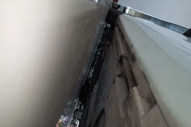 Used Volvo V40 2016 T4 Smart Luxury Edition Left Side Sill