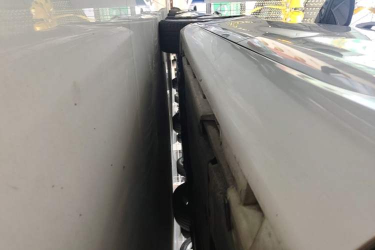 Used Volvo V40 2016 T4 Smart Luxury Edition Left Side Sill
