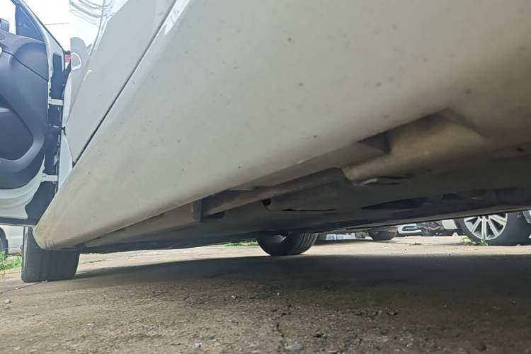 Used Volvo V40 2016 T4 Smart Luxury Edition Left Side Sill