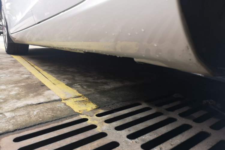 Used Volvo V40 2016 T4 Smart Luxury Edition Left Side Sill