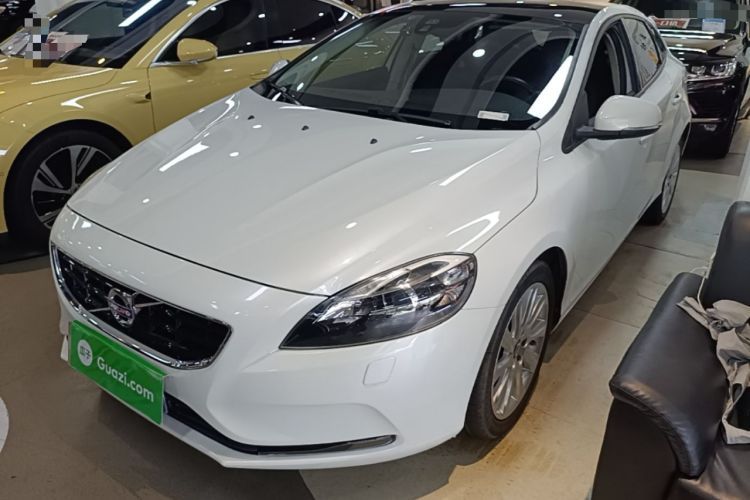 Used Volvo V40 2016 T3 Zhiyi Edition Guazi used car, China used car export, Used car for sale, Used cars, Cheapest cars for sale