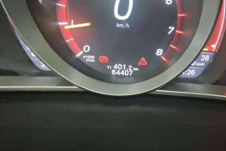 Used Volvo V40 2016 T3 Zhiyi Edition Odometer Close Up
