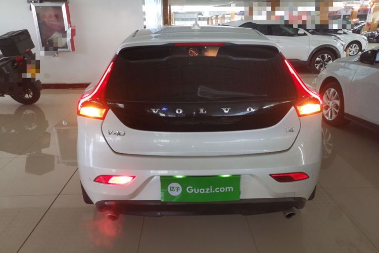 Used Volvo V40 2016 T4 Smart Luxury Edition Rear