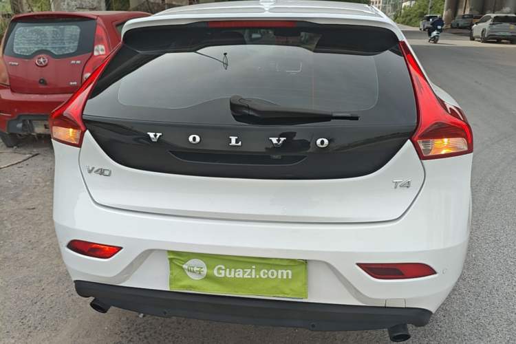 Used Volvo V40 2016 T4 Smart Luxury Edition Rear
