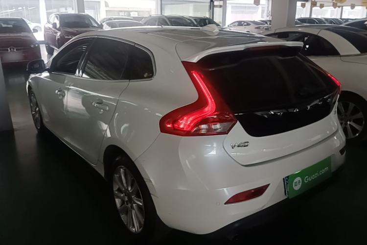 Used Volvo V40 2016 T4 Smart Luxury Edition Rear Left 45 Deg