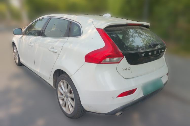 Used Volvo V40 2016 T4 Smart Luxury Edition Rear Left 45 Deg