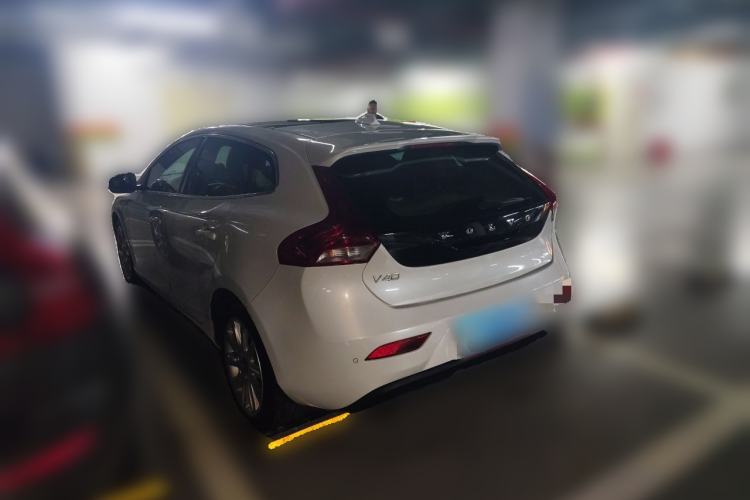 Used Volvo V40 2016 T4 Smart Luxury Edition Rear Left 45 Deg