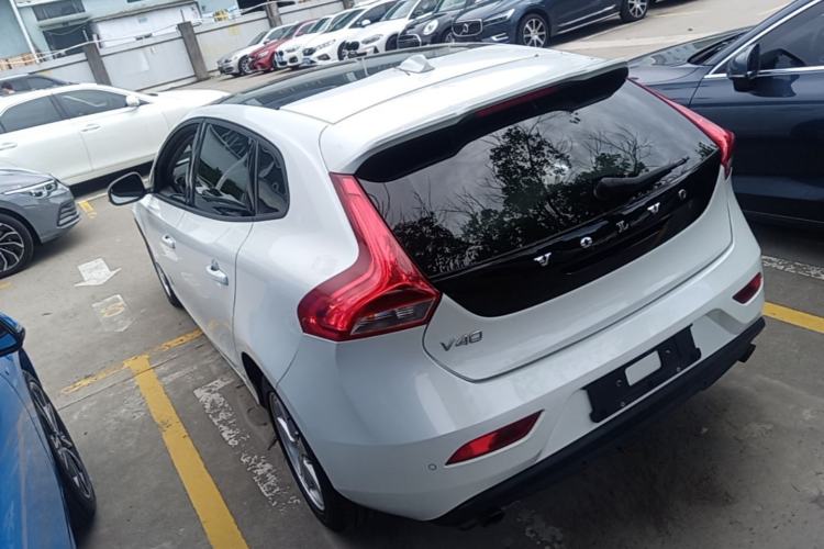 Used Volvo V40 2016 T3 Zhiyi Edition Rear Left 45 Deg
