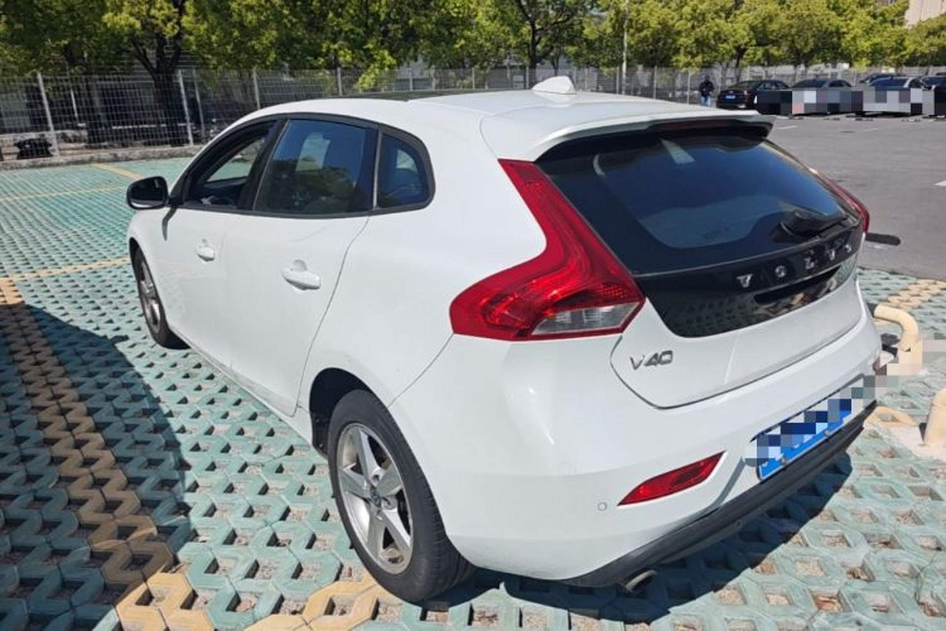 Used Volvo V40 2016 T3 Zhiyi Edition Rear Left 45 Deg