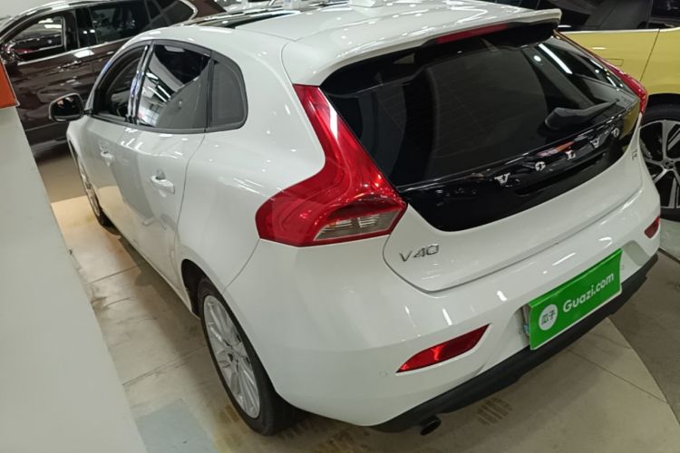 Used Volvo V40 2016 T3 Zhiyi Edition Rear Left 45 Deg