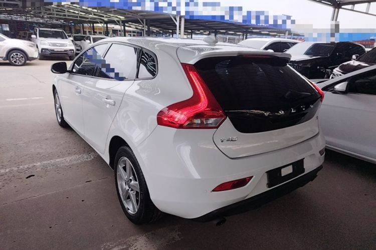 Used Volvo V40 2016 T3 Zhiyi Edition Rear Left 45 Deg