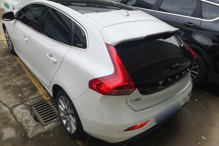 Used Volvo V40 2016 T4 Smart Luxury Edition Rear