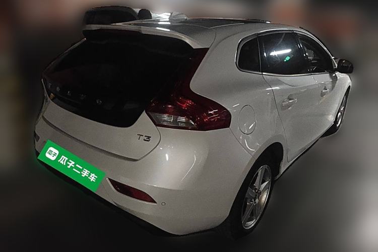 Used Volvo V40 2016 T3 Zhiyi Edition Rear Right 45 Deg