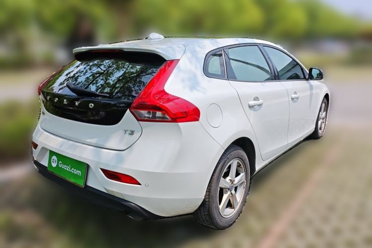 Used Volvo V40 2016 T3 Zhiyi Edition Rear Right 45 Deg