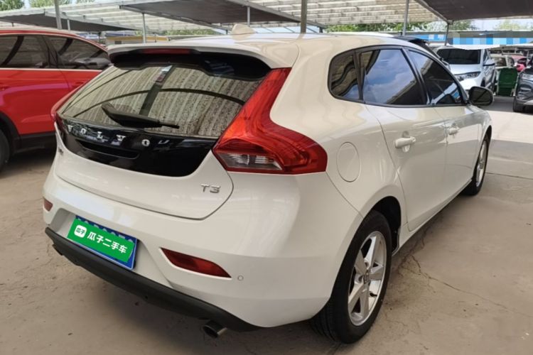 Used Volvo V40 2016 T3 Zhiyi Edition Rear Right 45 Deg