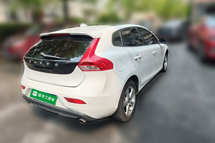 Used Volvo V40 2016 T3 Zhiyi Edition Rear Right 45 Deg