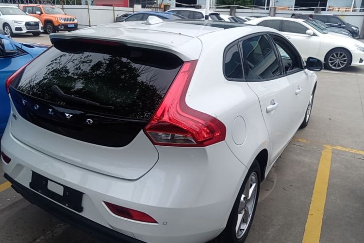 Used Volvo V40 2016 T3 Zhiyi Edition Rear Right 45 Deg