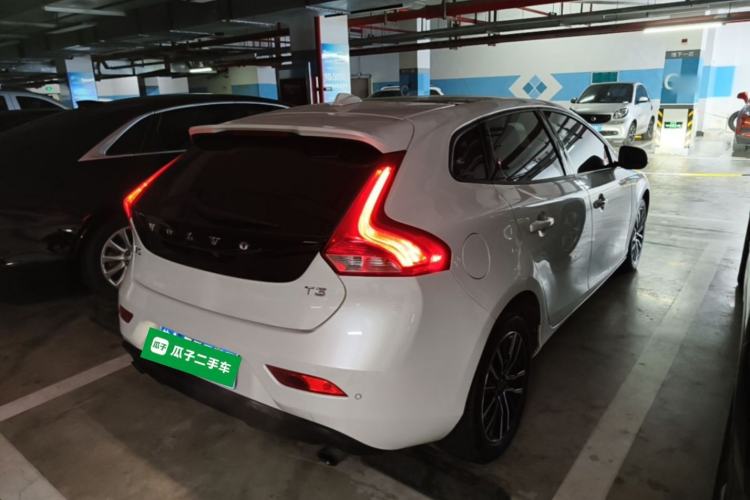 Used Volvo V40 2016 T3 Zhiyi Edition Rear Right 45 Deg