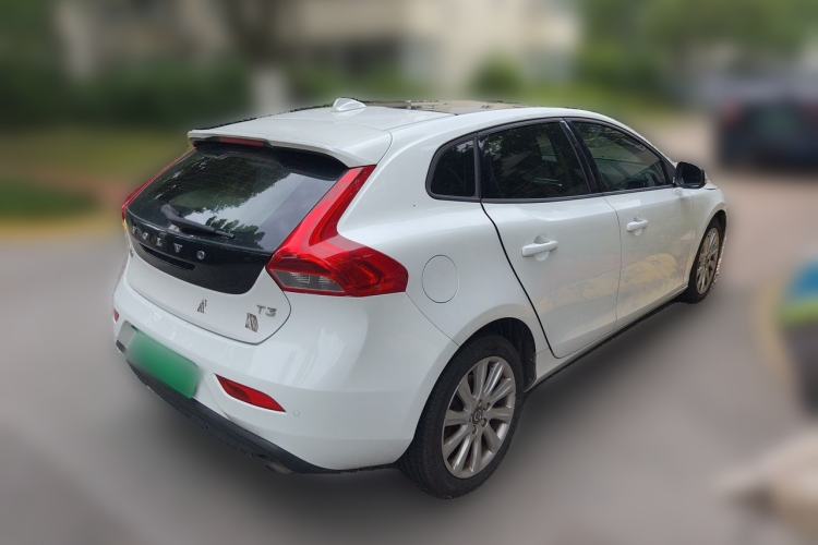 Used Volvo V40 2016 T3 Zhiyi Edition Rear Right 45 Deg