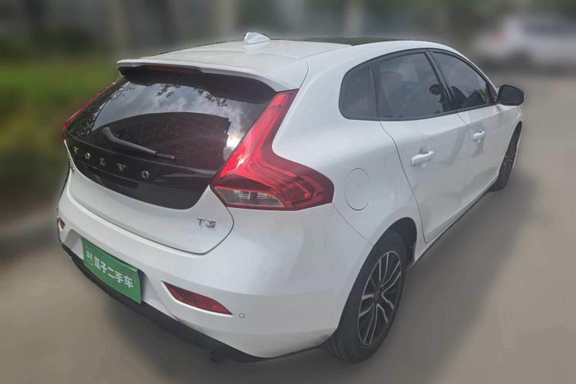 Used Volvo V40 2016 T3 Zhiyi Edition Rear Right 45 Deg
