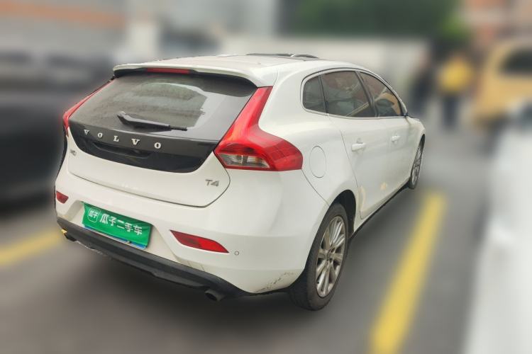Used Volvo V40 2016 T4 Smart Luxury Edition Rear Right 45 Deg