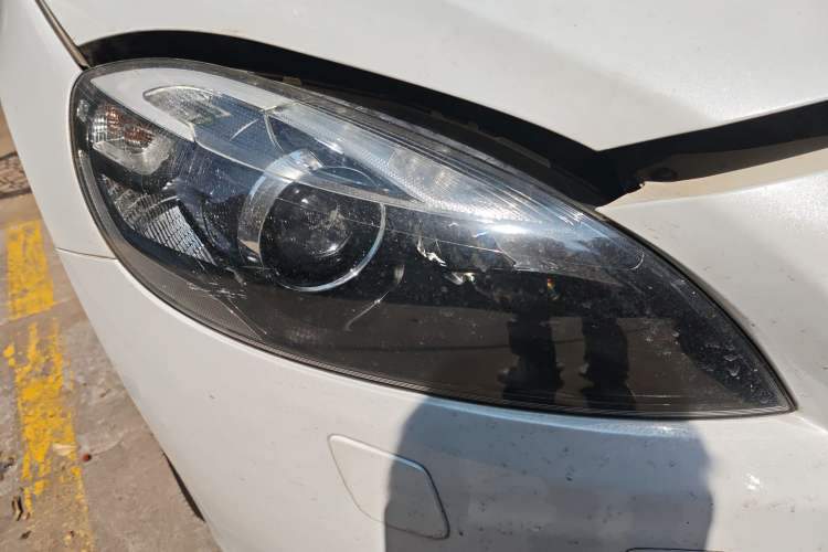 Used Volvo V40 2016 T3 Zhiyi Edition Right Front Headlight