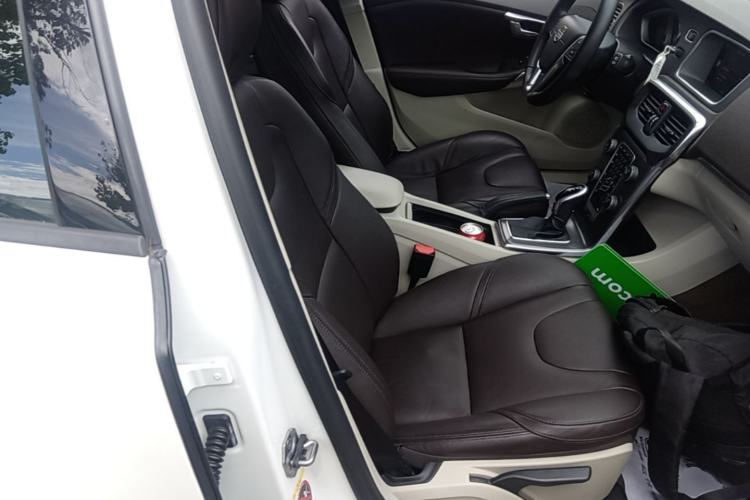 Used Volvo V40 2016 T3 Zhiyi Edition Right Front Seat