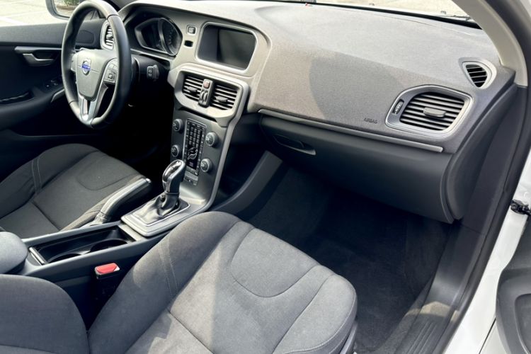 Used Volvo V40 2016 T3 Zhiyi Edition Right Front Seat