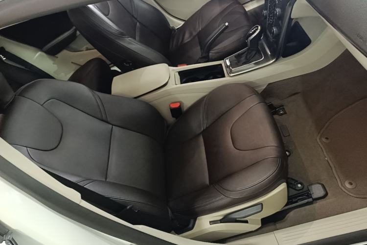Used Volvo V40 2016 T3 Zhiyi Edition Right Front Seat