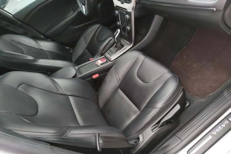 Used Volvo V40 2016 T3 Zhiyi Edition Right Front Seat