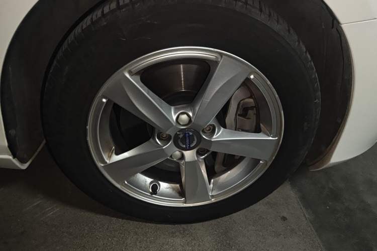 Used Volvo V40 2016 T3 Zhiyi Edition Right Front Wheel Hub