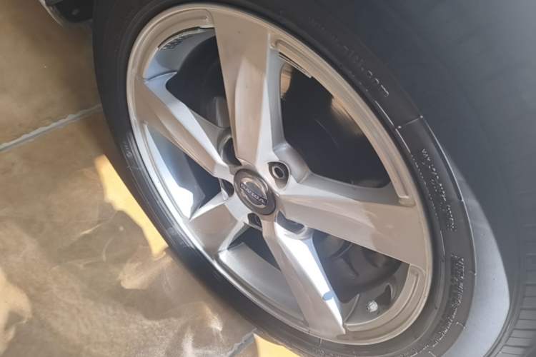 Used Volvo V40 2016 T3 Zhiyi Edition Right Front Wheel Hub
