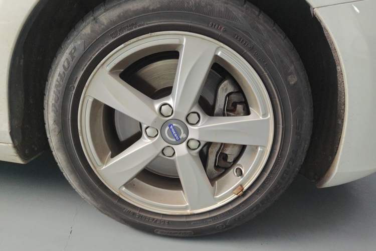 Used Volvo V40 2016 T3 Zhiyi Edition Right Front Wheel Hub