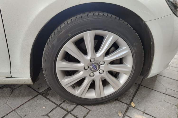 Used Volvo V40 2016 T3 Zhiyi Edition Right Front Wheel Hub