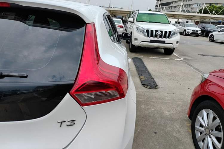 Used Volvo V40 2016 T3 Zhiyi Edition Right Rear Taillight