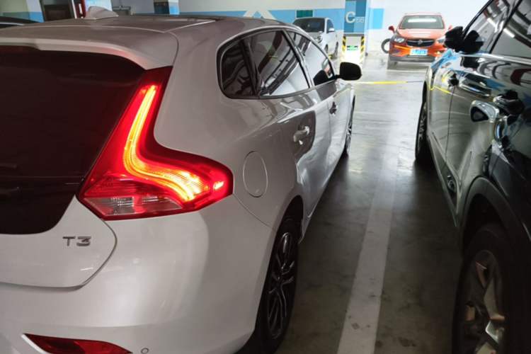 Used Volvo V40 2016 T3 Zhiyi Edition Right Rear Taillight