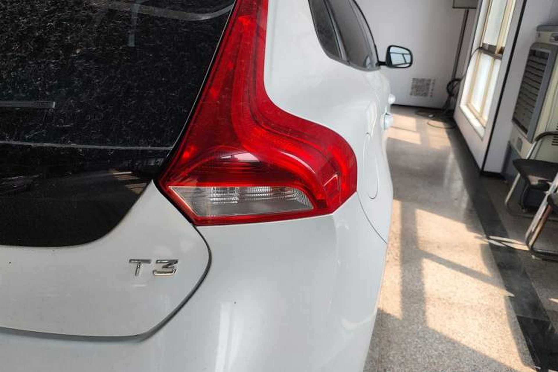 Used Volvo V40 2016 T3 Zhiyi Edition Right Rear Taillight