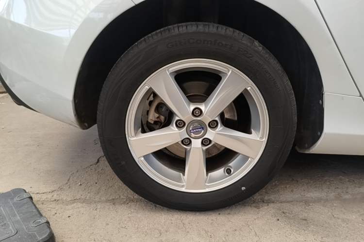 Used Volvo V40 2016 T3 Zhiyi Edition Right Rear Wheel Hub