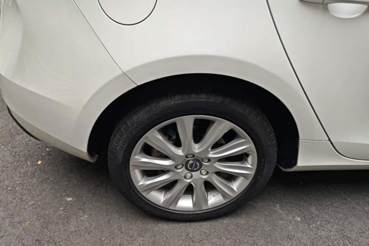 Used Volvo V40 2016 T3 Zhiyi Edition Right Rear Wheel Hub